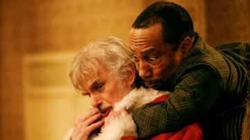Billy Bob Thornton y Tony Cox en una escena de Bad Santa 2.