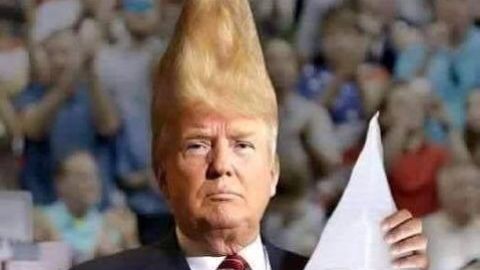 Los usuarios en redes sociales no pierden el tiempo con las imágenes de Trump y el KKK.