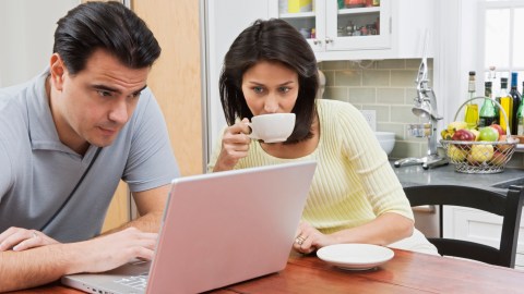 Es crucial meterse en el sitio del mercado de seguros y revisar los detalles del plan.