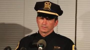 El agente de la Policía de Des Moines, Paul Parizek, compareció ante la prensa para informar sobre el asesinato de dos compañeros.