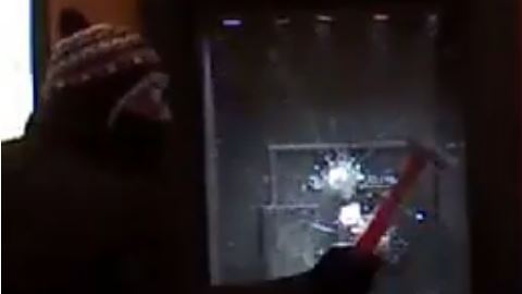 Dos hombres atracaron una joyería en Manhattan.