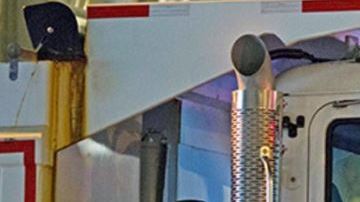 La cantante Lady Gaga se presentó frente a la Torre Trump en Manhattan con el famoso cartel de "Love trumps hate".