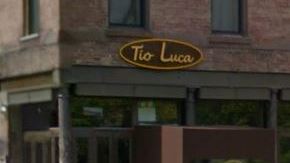 El salón de belleza 'Nu Locs Natural Parlor' se encuentra en el 423 de Malcolm X Blvd.