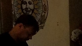 El director es 21 años más mayor que Lawrence.