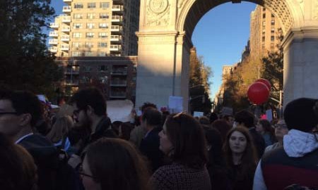 Manifestantes en Washington Square Park.