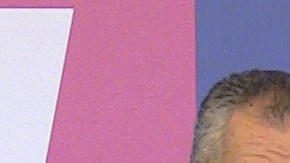 El ecologista Alexander Van der Bellen (izquierda), le ganó al ultranacionalista Norbert Hofer.