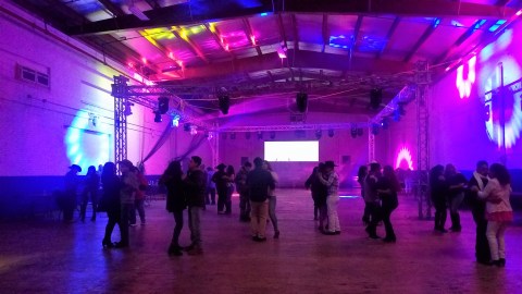 Fiesta en una bodega del distrito industrial de Sunset Park, Brooklyn.