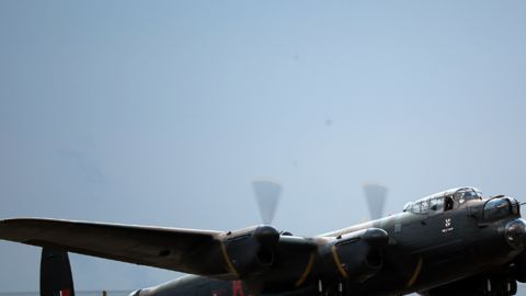 Bombardero de la Real Fuerza Aérea: la masiva bomba en Augsburg ha sido identificada como británica.