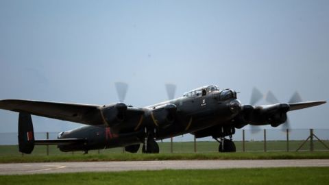 Bombardero de la Real Fuerza Aérea: la masiva bomba en Augsburg ha sido identificada como británica.