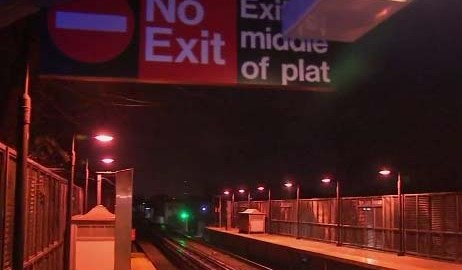 El menor brincó a la plataforma de la estación de New Lots, en Brownsville.