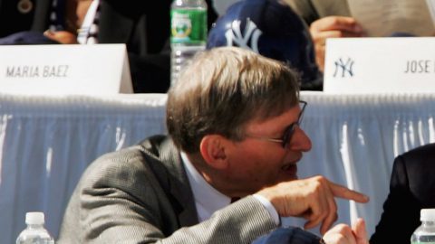 Bud Selig (izq.)  fue elegido ayer al Salón de la Fama del Beisbol y George Steinbrenner quien fue rechazado por los electores.