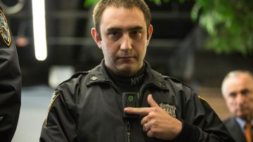 Unos 1,000  oficiales tendrán cámaras corporales en el 2017.