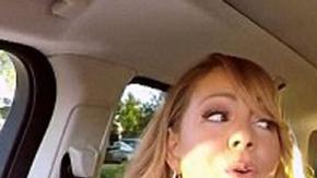 Mariah cantó su mítico "All I want for Christmas is you" rodeada de sorpresas.