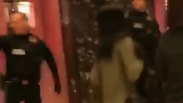 La Policía desalojó a los visitantes del rascacielos de la Quinta Avenida.