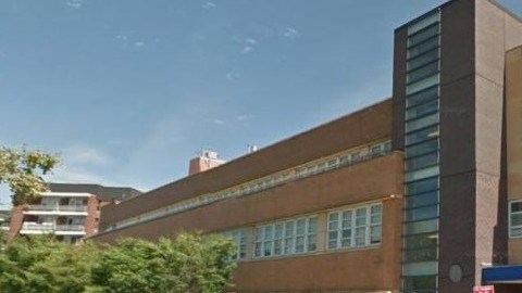 La escuela pública 253 en Far Rockaway, donde ocurrió el incidente.