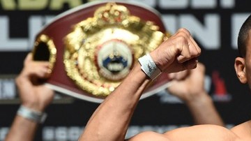 Juanma López pidió a la Comisión no ser tan duros con él, debido a que su carrera está de por medio.