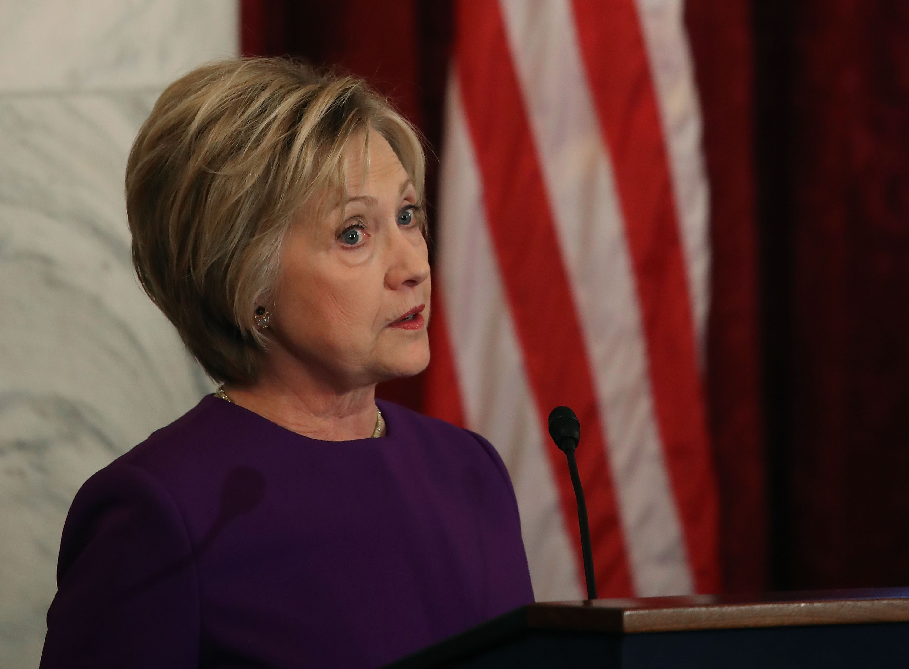 Clinton consideró que el caso abierto del FBI contribuyó a su derrota el 8 de noviembre.
