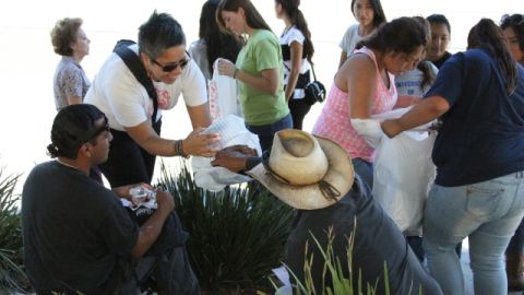 ÁNGELES DE LA FRONTERA CREE QUE LOS INMIGRANTES AÚN NECESITAN SU AYUDA