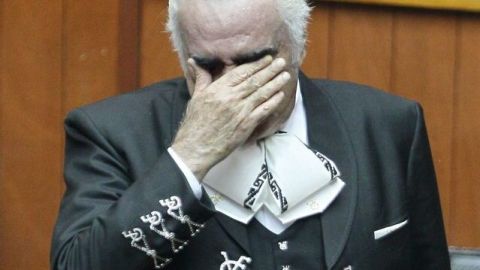 Vicente Fernández.