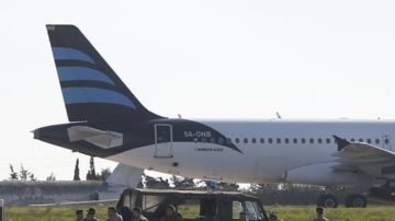 Este es el avión que aterrizó en Malta este viernes y que pertenece a la aerolínea Afriqiyah Airway.