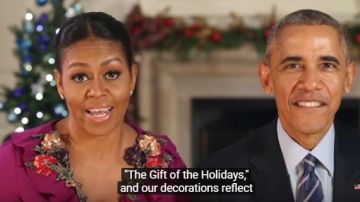 Los Obama grabaron el mensaje en la Casa Blanca antes de partir la semana pasada a la isla natal del presidente, Oahu (Hawai).