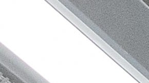 Las nuevas estaciones lucen modernas con techos altos y luces brillantes