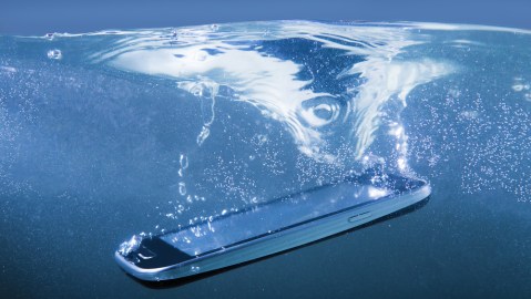celular agua