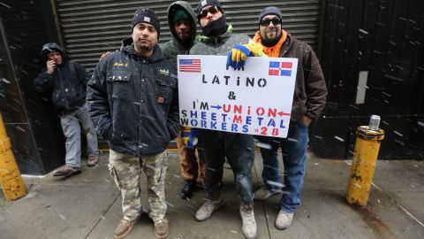 Marvin Tavares de Local 28 durante la protesta. Protesta de los trabajadores para la construccion en City Hall.