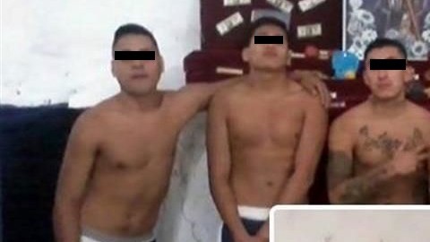 Los jóvenes publican fotos y hasta mensajes amorosos desde "La Corre", como le llaman al centro penitenciario.