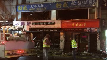 Según reportes, el fuego comenzó por el restaurante Yee Mei Fong Bakery.