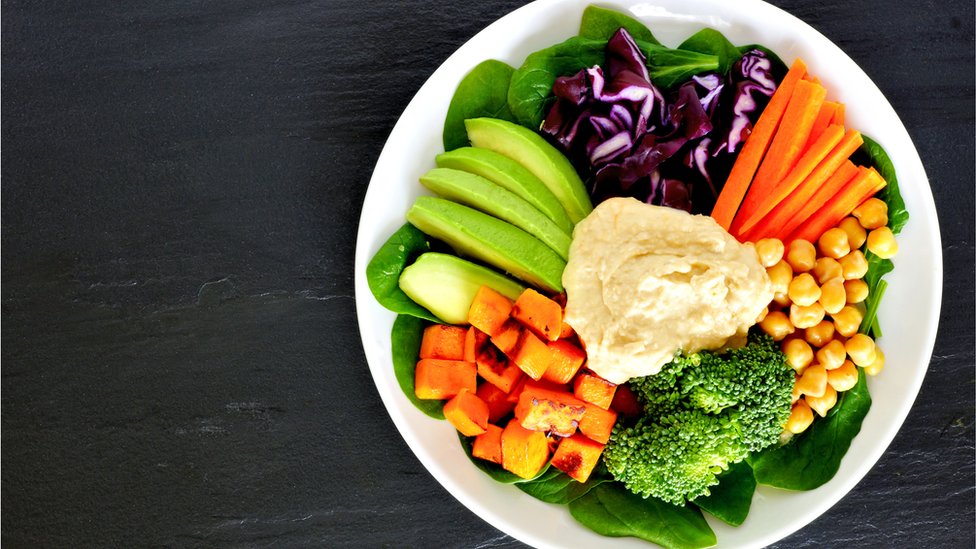 He aquí la dieta más saludable para deshacerte de las libras de más que te dejó el fin de año