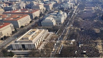 Las imágenes frente el Capitolio en 2009 y 2017 son muy distintas.