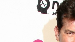 El actor no deja títere con cabeza en su nuevo show de televisión.