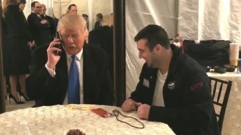 Donald Trump habló por teléfono con el padre de Shane Bouvet.