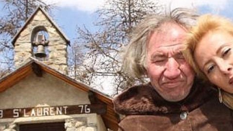 El millonario “vivía como un oso” sin agua ni electricidad.