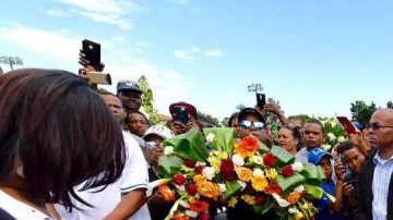 Salvador Pérez (último a la derecha) encabezó los actos fúnebres de su gran amigo y compañero Yordano Ventura.