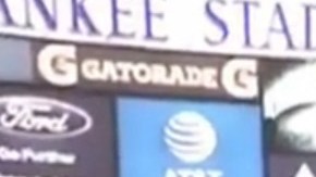 Jorge Viera cuando fue reconocido en el Yankee Stadium.