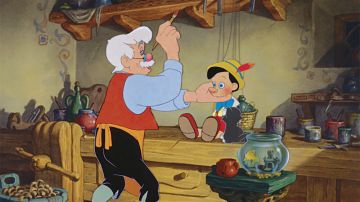 Geppetto con su títere Pinocchio.