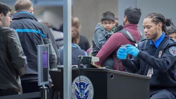 La orden de Trump establece que se suspenda la admisión de refugiados en EEUU durante 120 días.