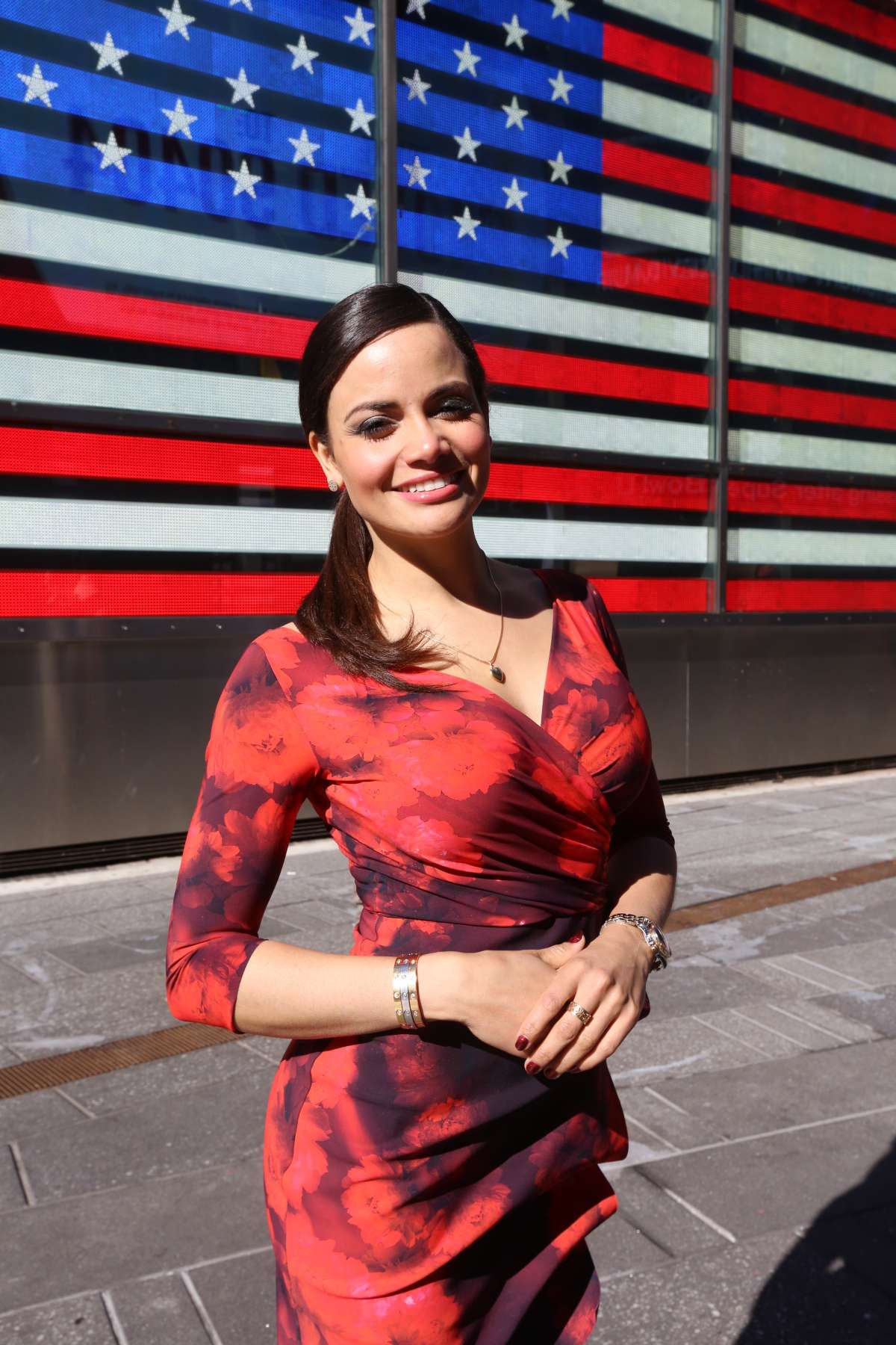 Una policía hispana causa furor en Instagram | El Diario NY