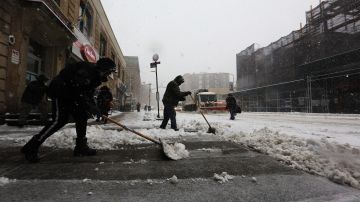 La tormenta de nieve Niko azota la Ciudad de Nueva York.