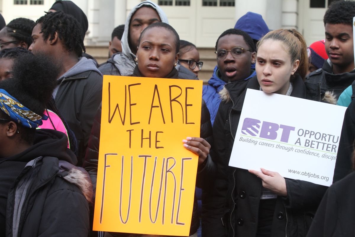 Protesta en pro del trabajo juvenil, NYC 2017.