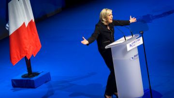 Marine Le Pen dice que es una candidata "del pueblo".