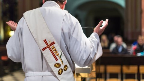 sacerdote