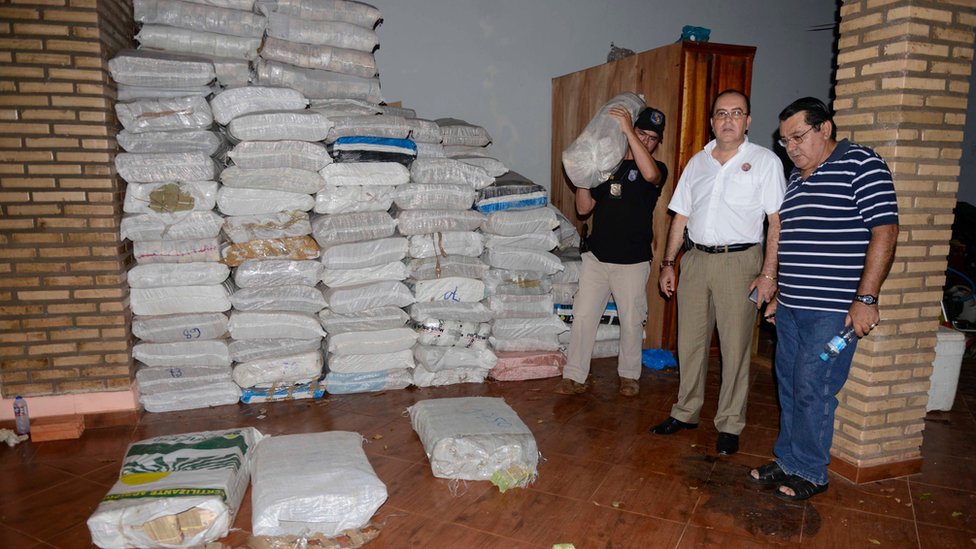 Son todo un misterio las 25 toneladas de billetes venezolanos incautados por la policía