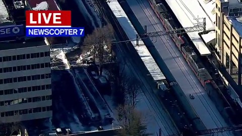 Los operadores del sistema indicaron que la interrupción se debió a un problema con el tendido eléctrico,.