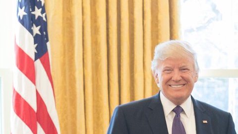 Ivanka compartió en Twitter un imagen con su padre y Justin Trudeau.