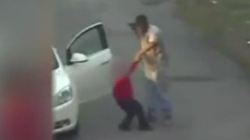 El incidente ocurrió el 16 de febrero pasado en una calle de Houston, Texas.