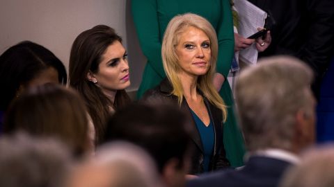 Kellyanne Conway pidió en televisión comprar los productos de Ivanka Trump.