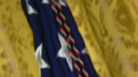 El presidente fue cuestionado sobre sus comentarios contradictorios sobre filtraciones a la prensa.